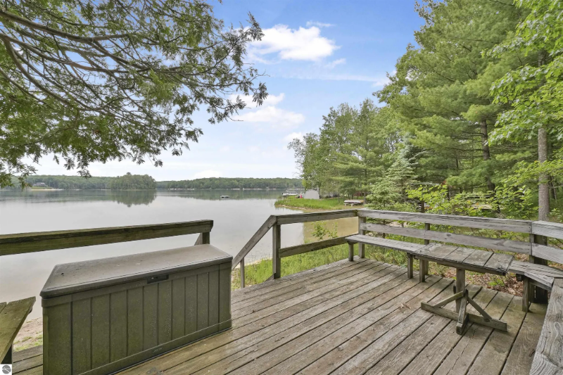 542 Island View Dr - Photo 2 of 17