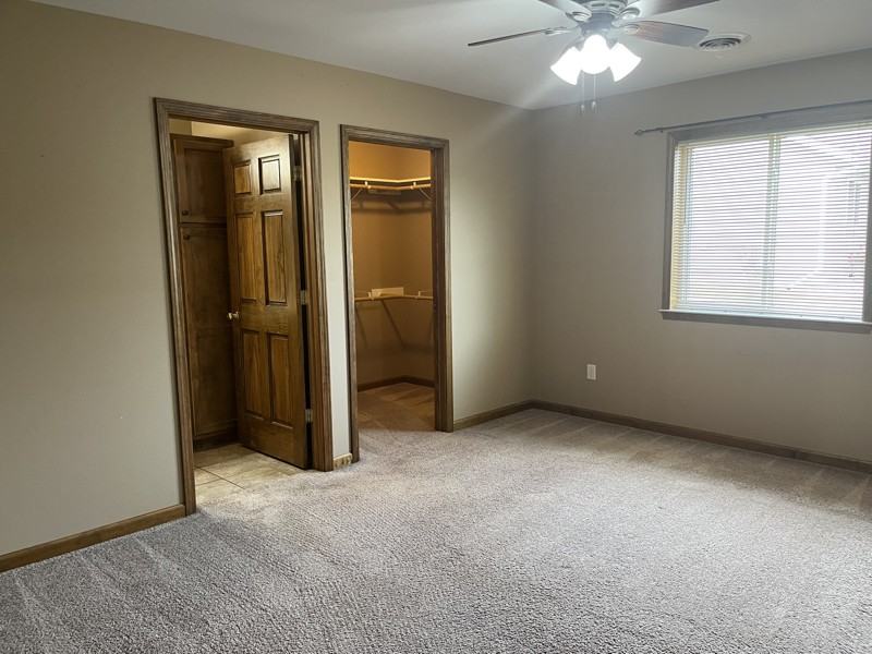 940 E Wisconsin St - Photo 2 of 4