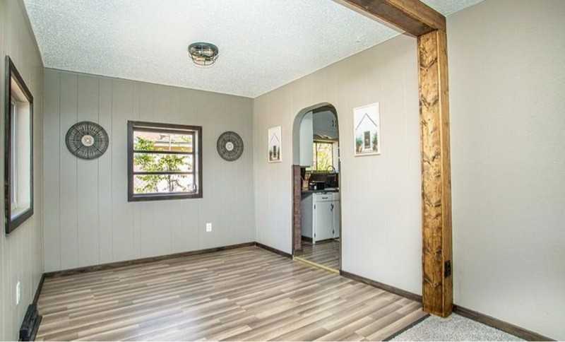 1726 W 12th St - Photo 3 of 15