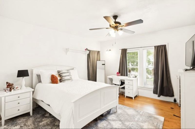 1136 N Pleasant St #B - Photo 3 of 8
