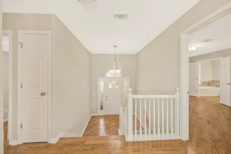 1127 White Mountain Ln - Photo 3 of 17