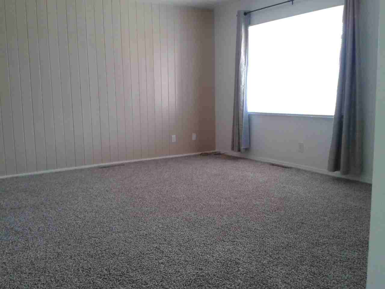 1904 Alvarado Dr Ne #D - Photo 2 of 10