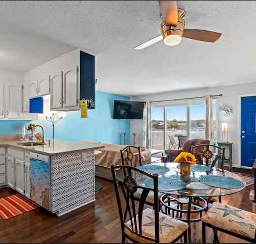 1008 Canal Dr #3B - Photo 5 of 13