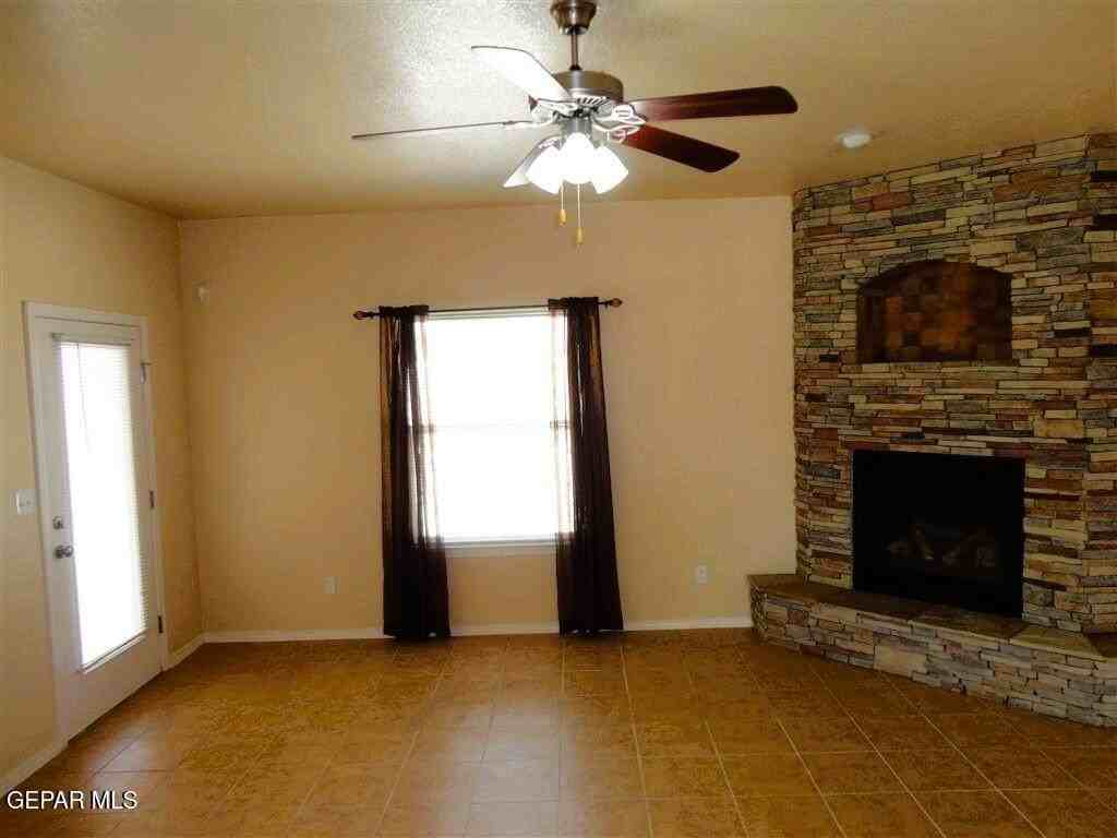 3276 Leah Point Ln - Photo 3 of 22