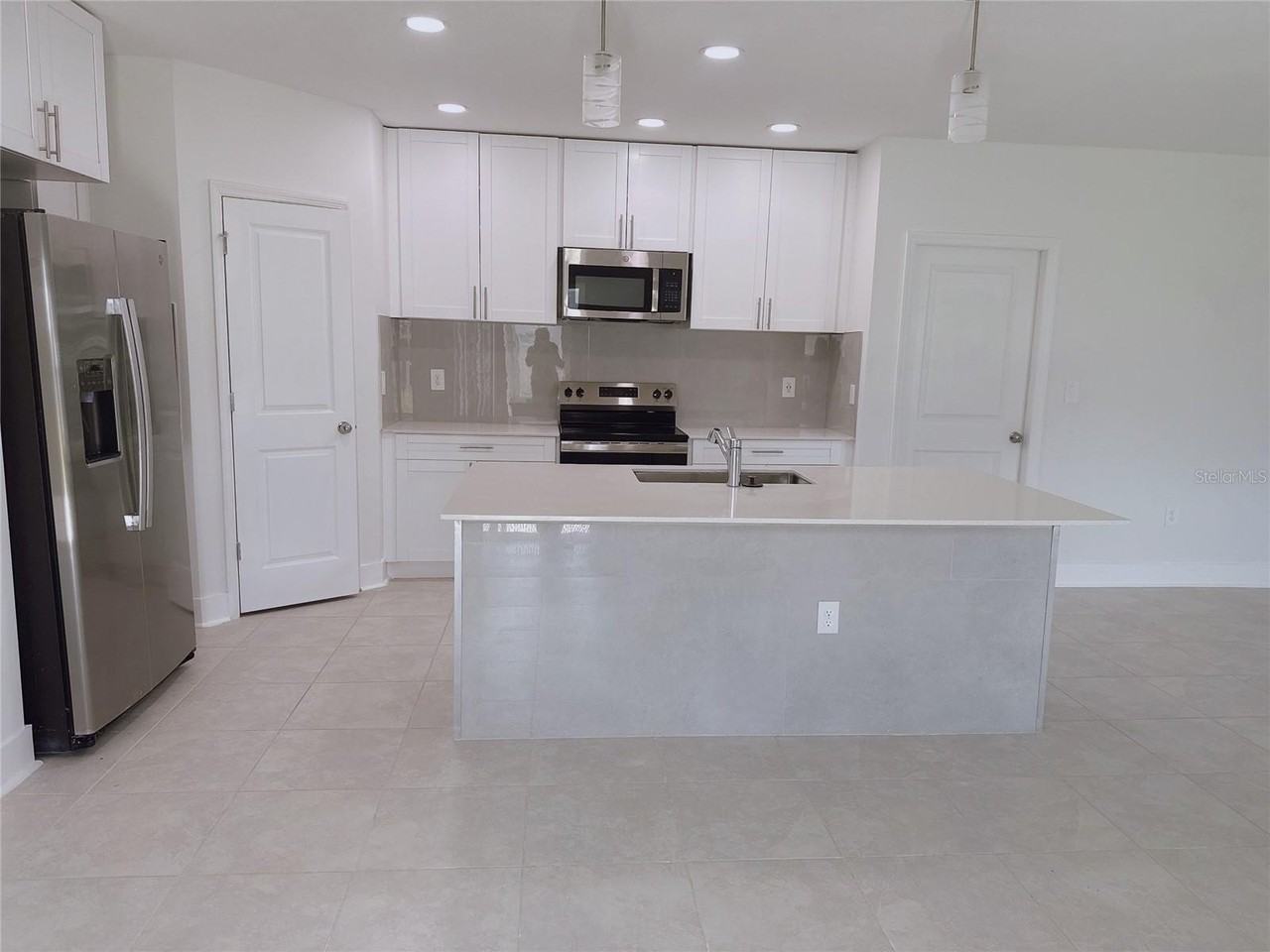 2201 Aquifer Ln - Photo 4 of 16