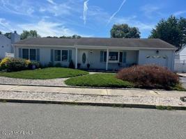 featured image of 413 Earl Dr