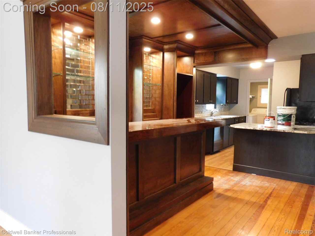 891 Humphrey Ave - Photo 7 of 28