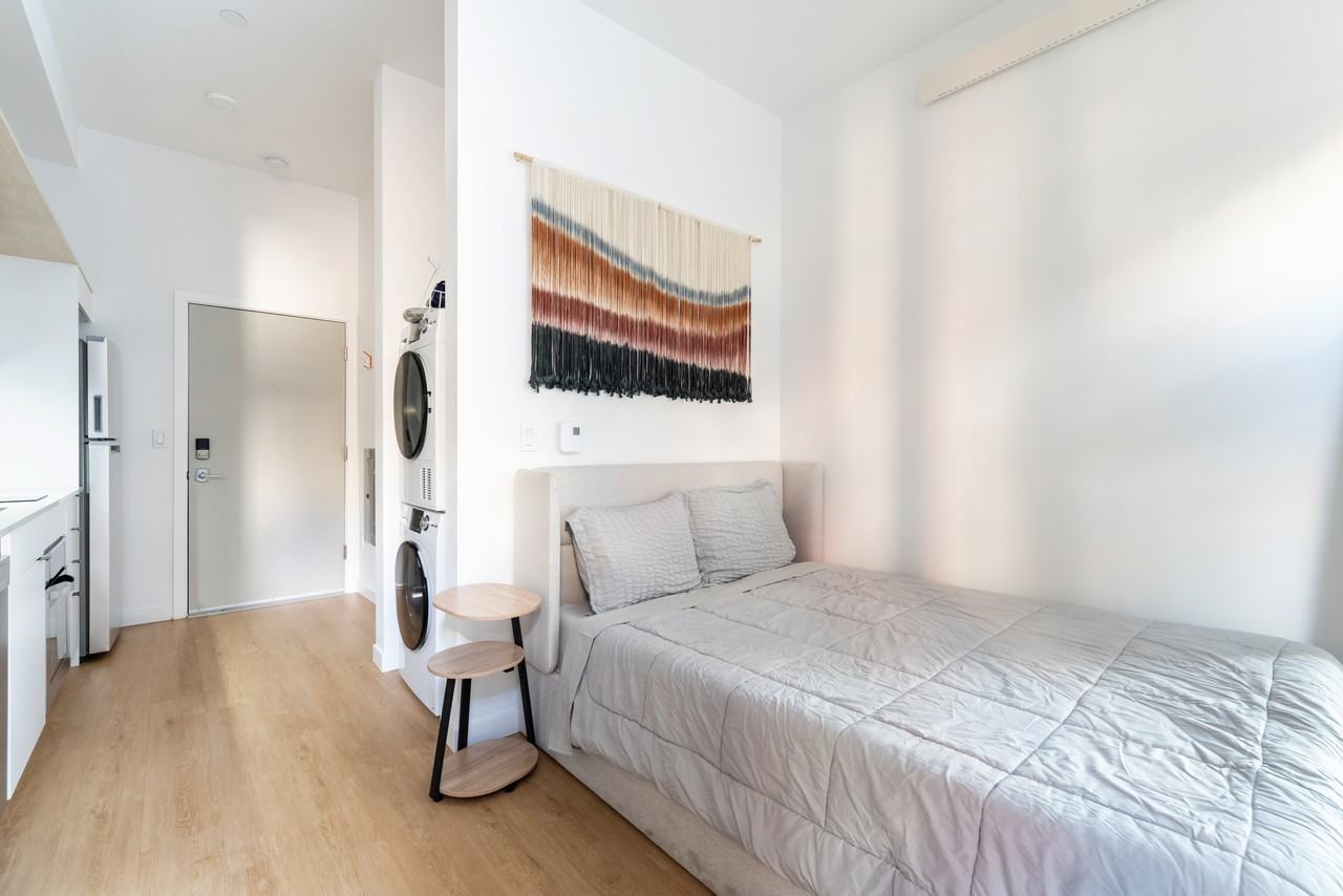 Rowlock - Photo 5 of 96