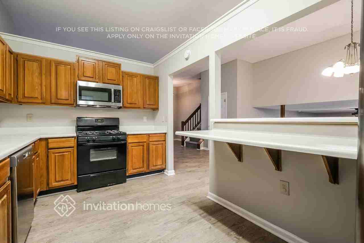 10710 Mortons Xing - Photo 7 of 18