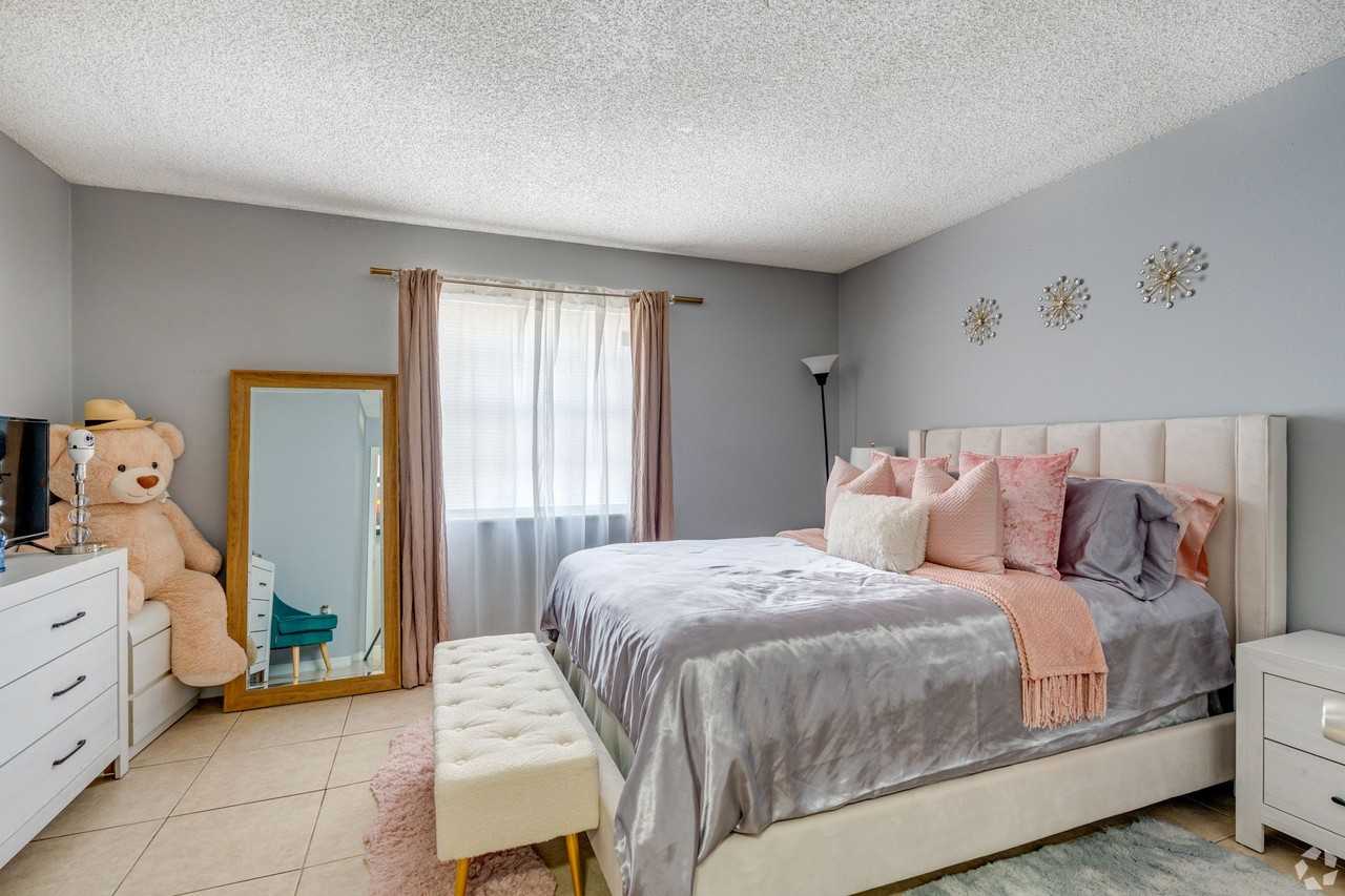 Clear Lake Palms - Photo 6 of 50