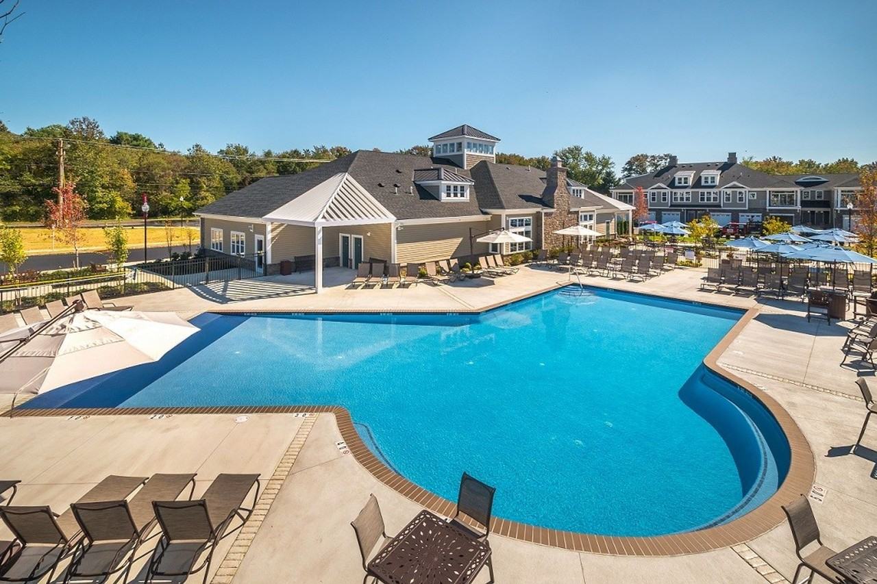 Essex Chase - Photo 5 of 50