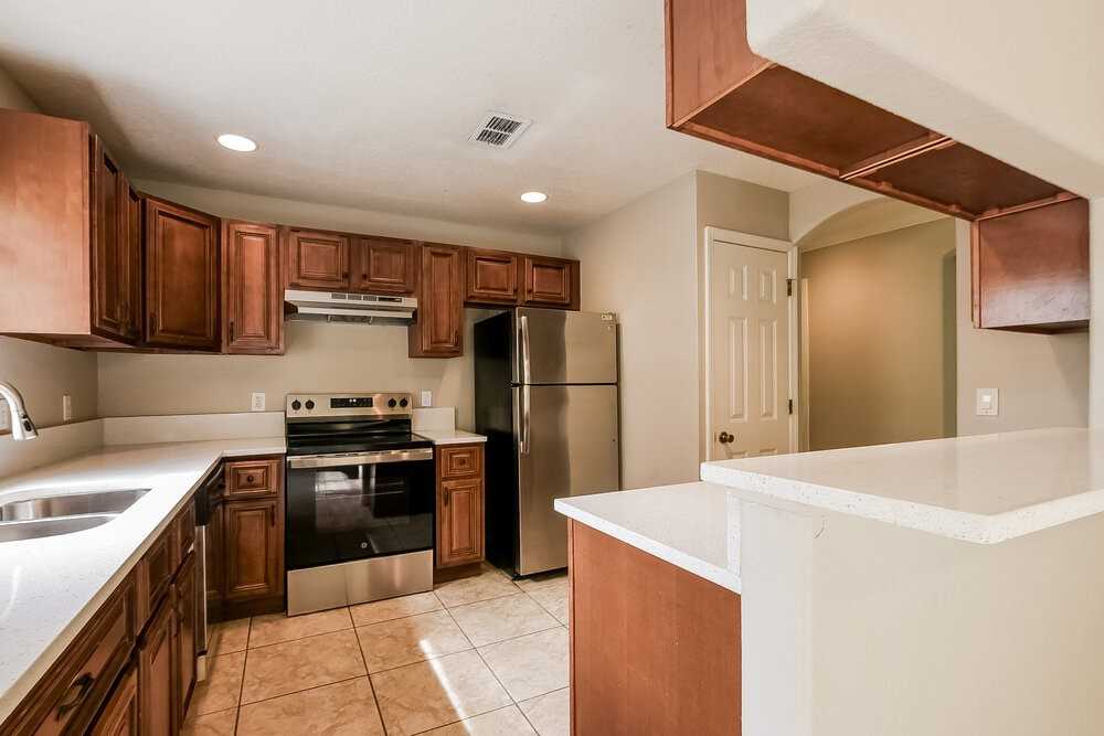 5420 Blue Grass St - Photo 7 of 16