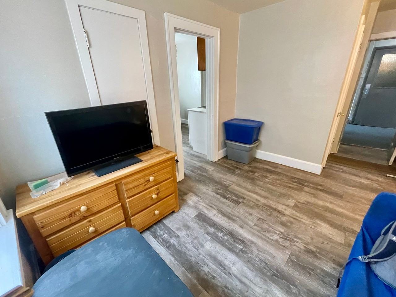 1709 E Park Pl - Photo 3 of 15