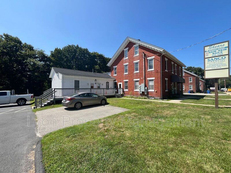 1390 Mendon Rd - Photo 2 of 10
