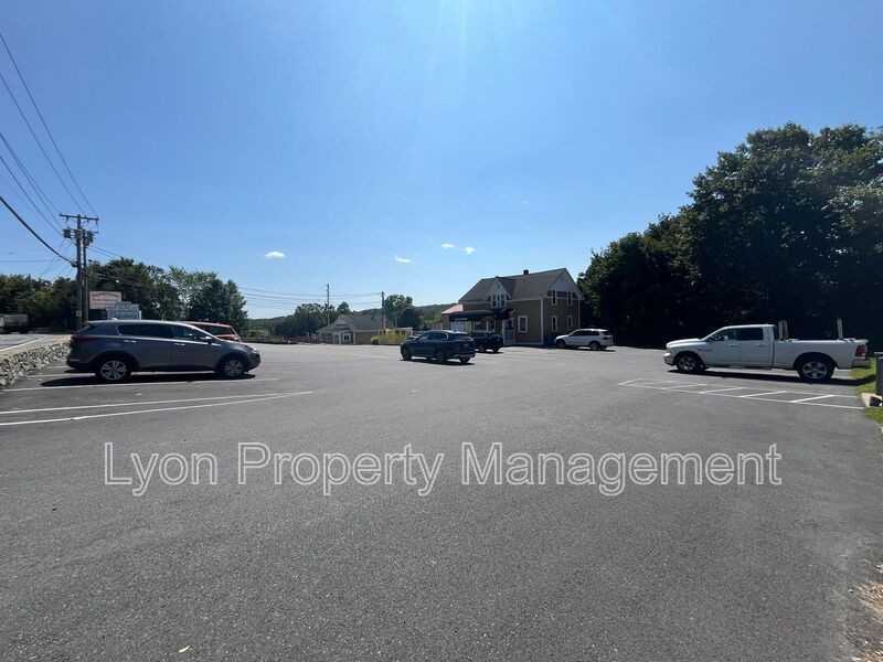 1390 Mendon Rd - Photo 3 of 10