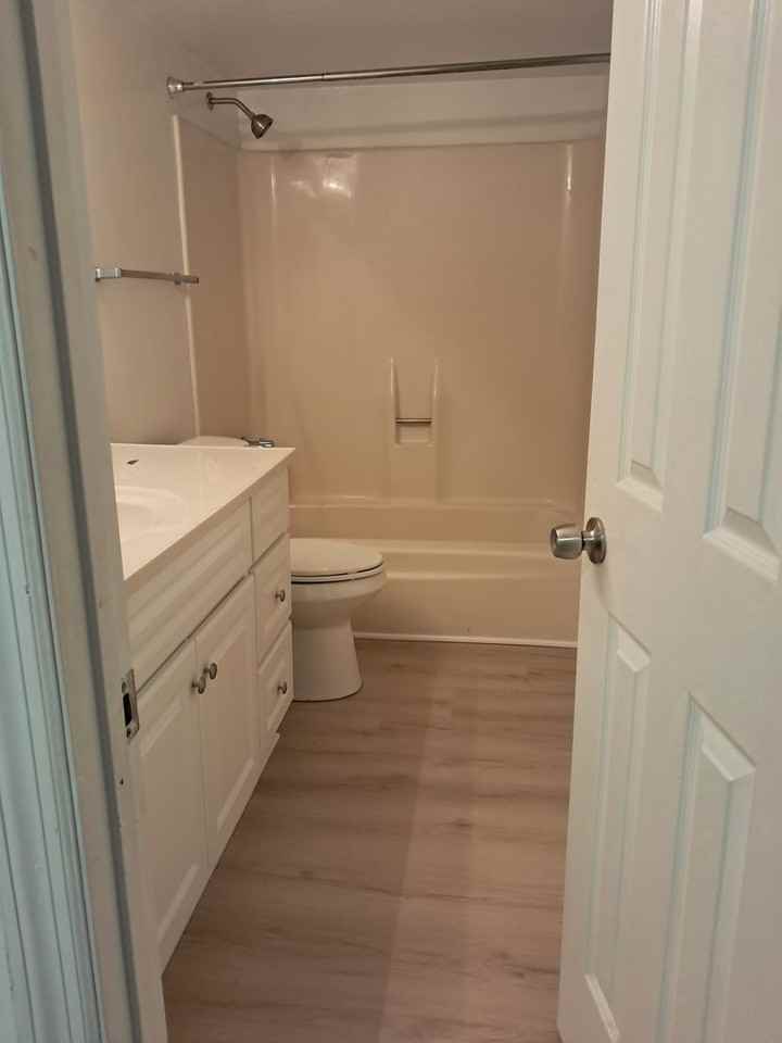 686 17th St - Photo 3 of 15