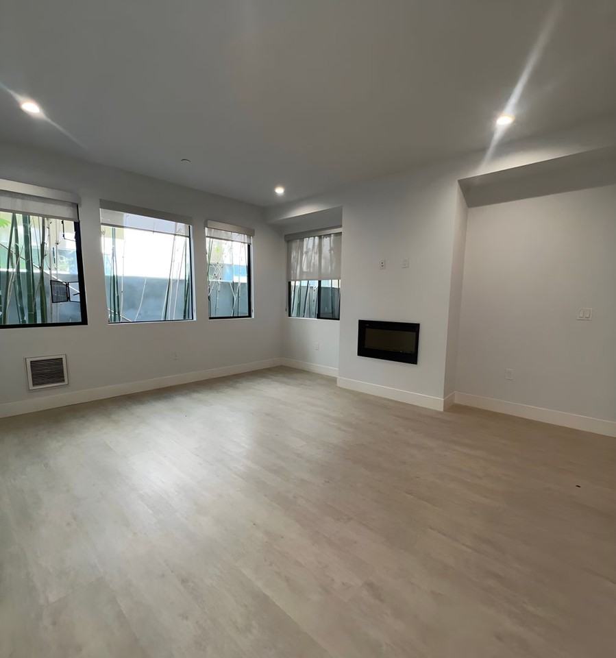 Experience Elevated Living at 5955 Saturn St | Los Angeles, CA 90035 - Photo 3 of 26