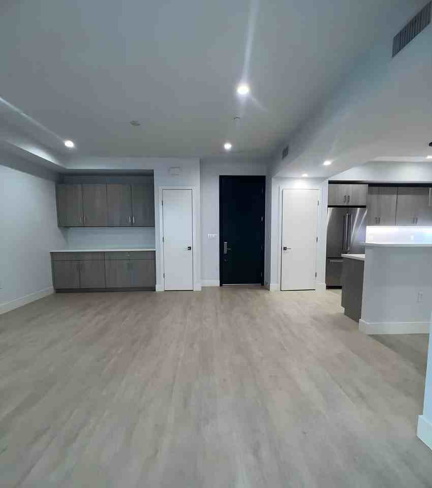 Experience Elevated Living at 5955 Saturn St | Los Angeles, CA 90035 - Photo 4 of 26