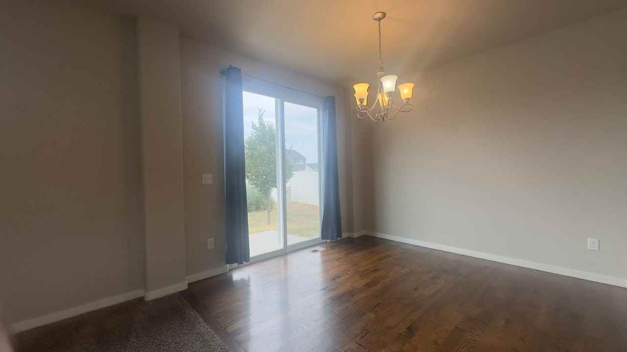 4336 Carlyle Ln - Photo 6 of 18