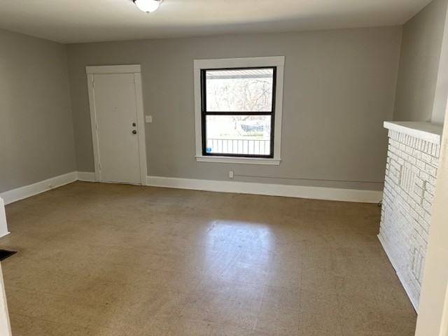 913 Lakewood Ave - Photo 3 of 18