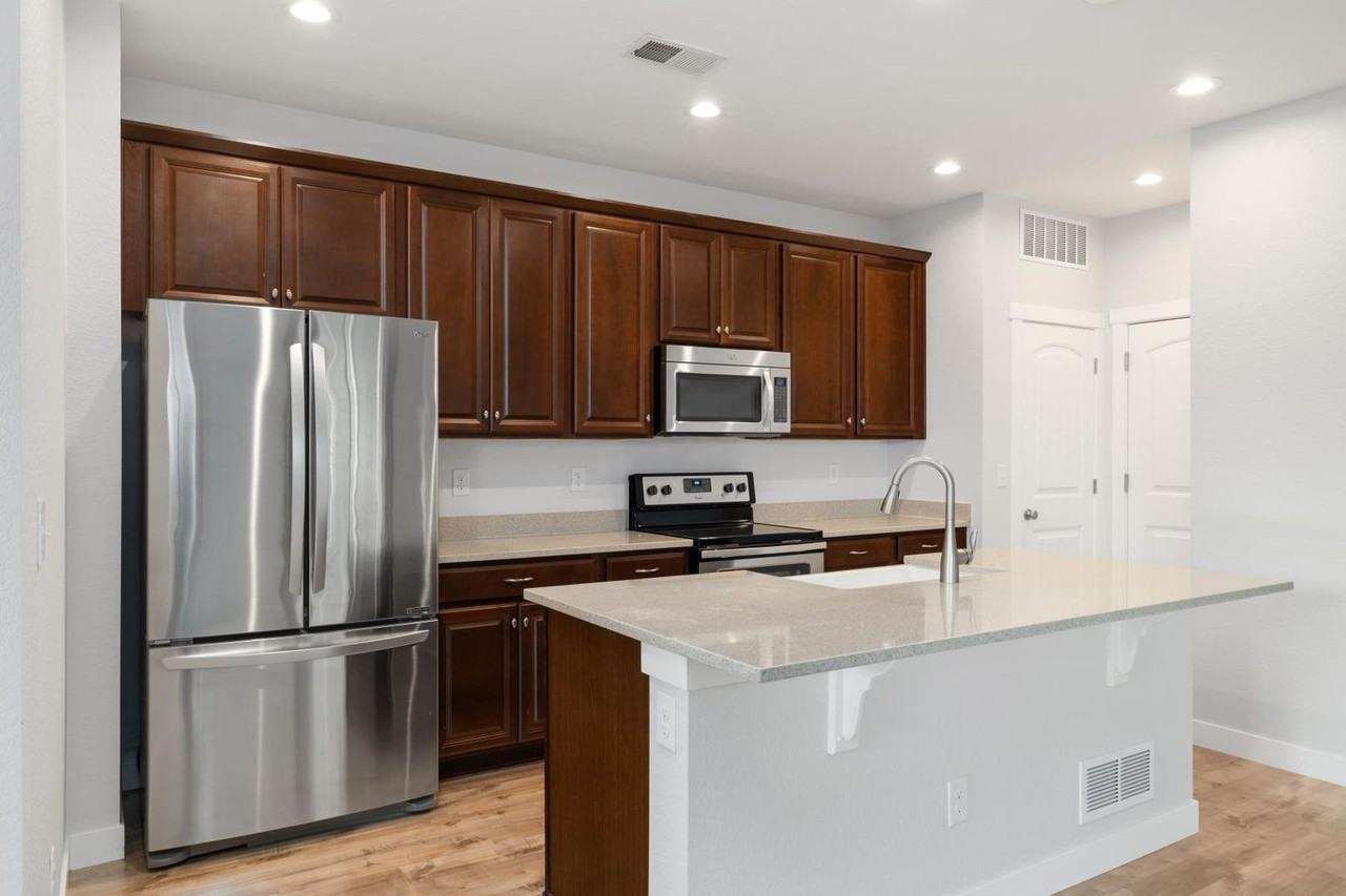 16443 Alcott Pl - Photo 3 of 34