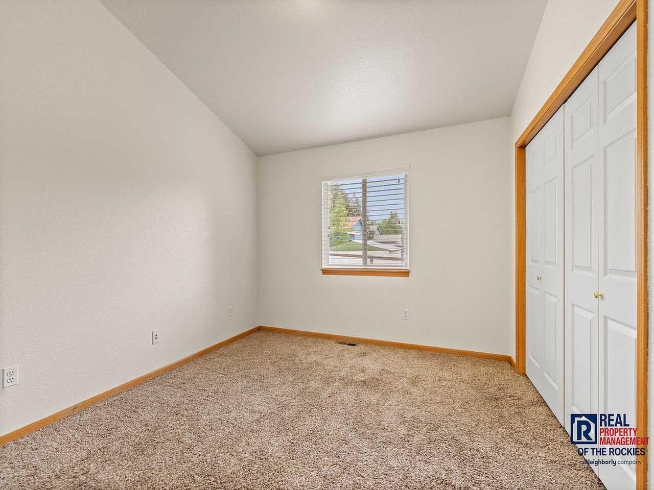 437 Radiant Dr - Photo 7 of 15