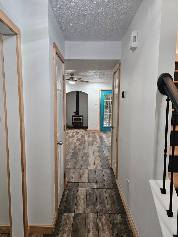 5679 Hickory Fork Rd - Photo 3 of 47