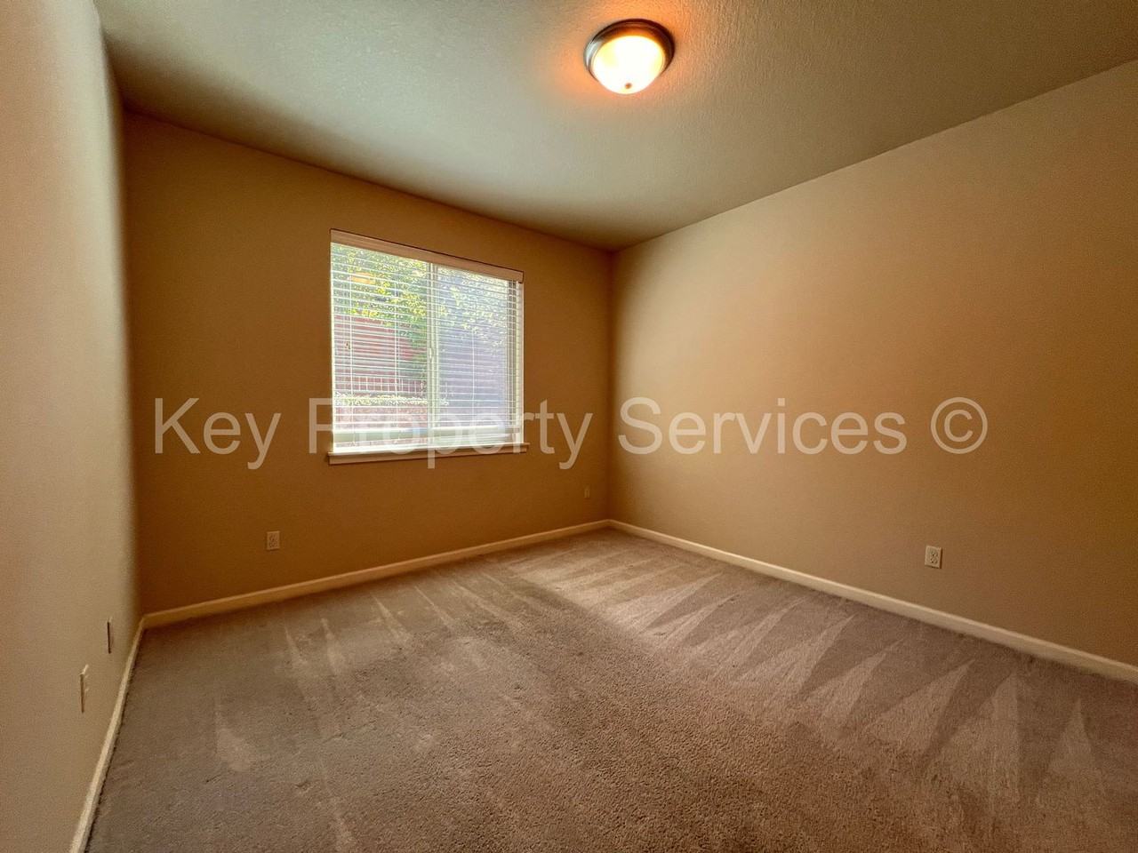 3117 Ne 74th St - Photo 4 of 34