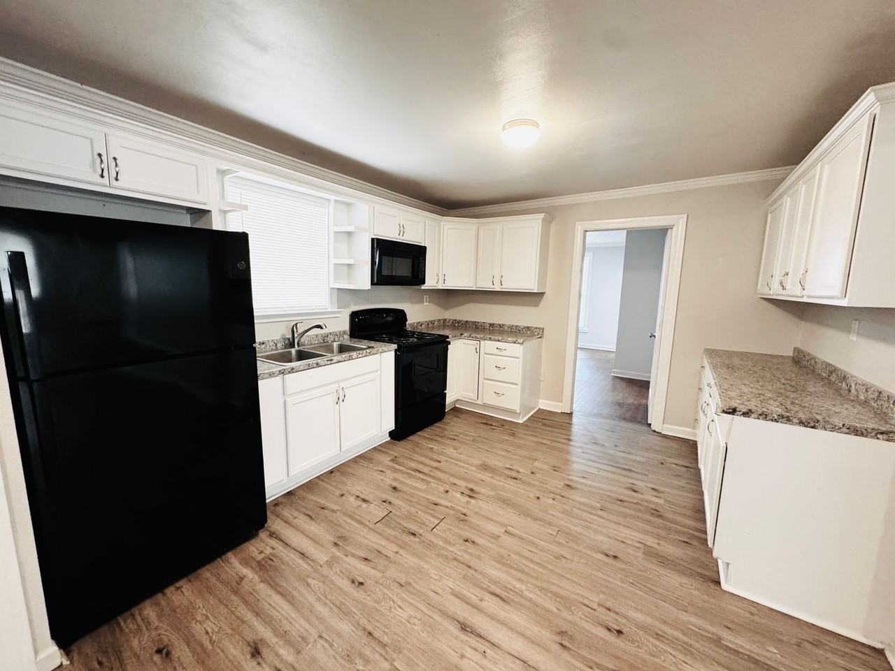 4431 Adams Ave - Photo 6 of 42