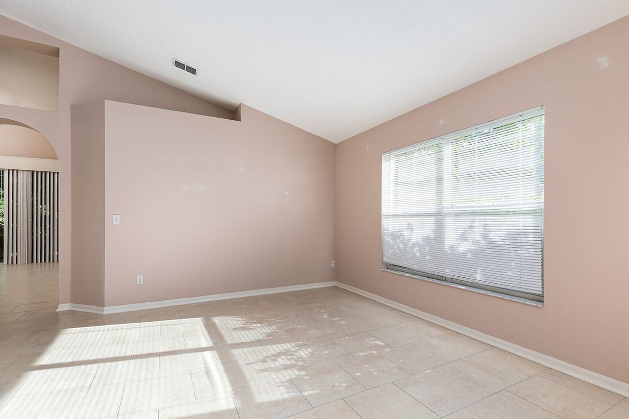 912 Paddington Ter - Photo 5 of 18