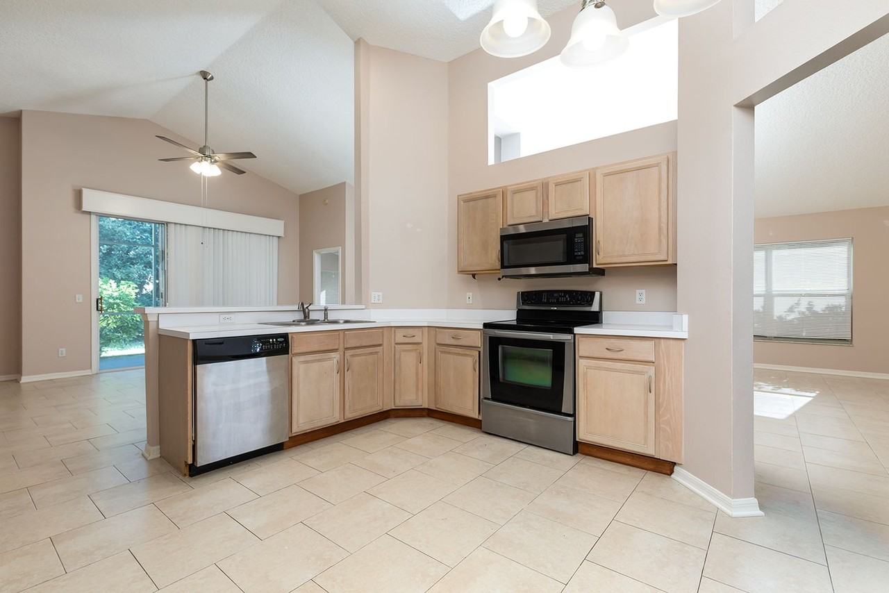 912 Paddington Ter - Photo 6 of 18