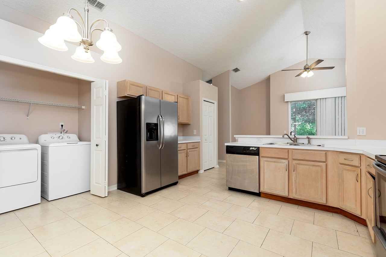 912 Paddington Ter - Photo 7 of 18