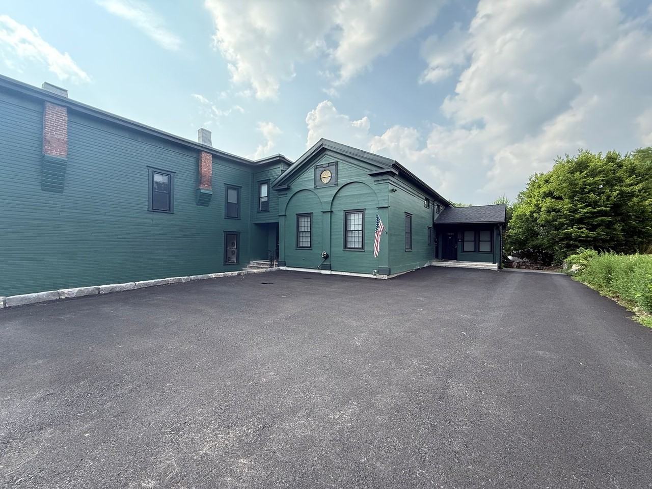 217 E Seneca St #REAR - Photo 2 of 12