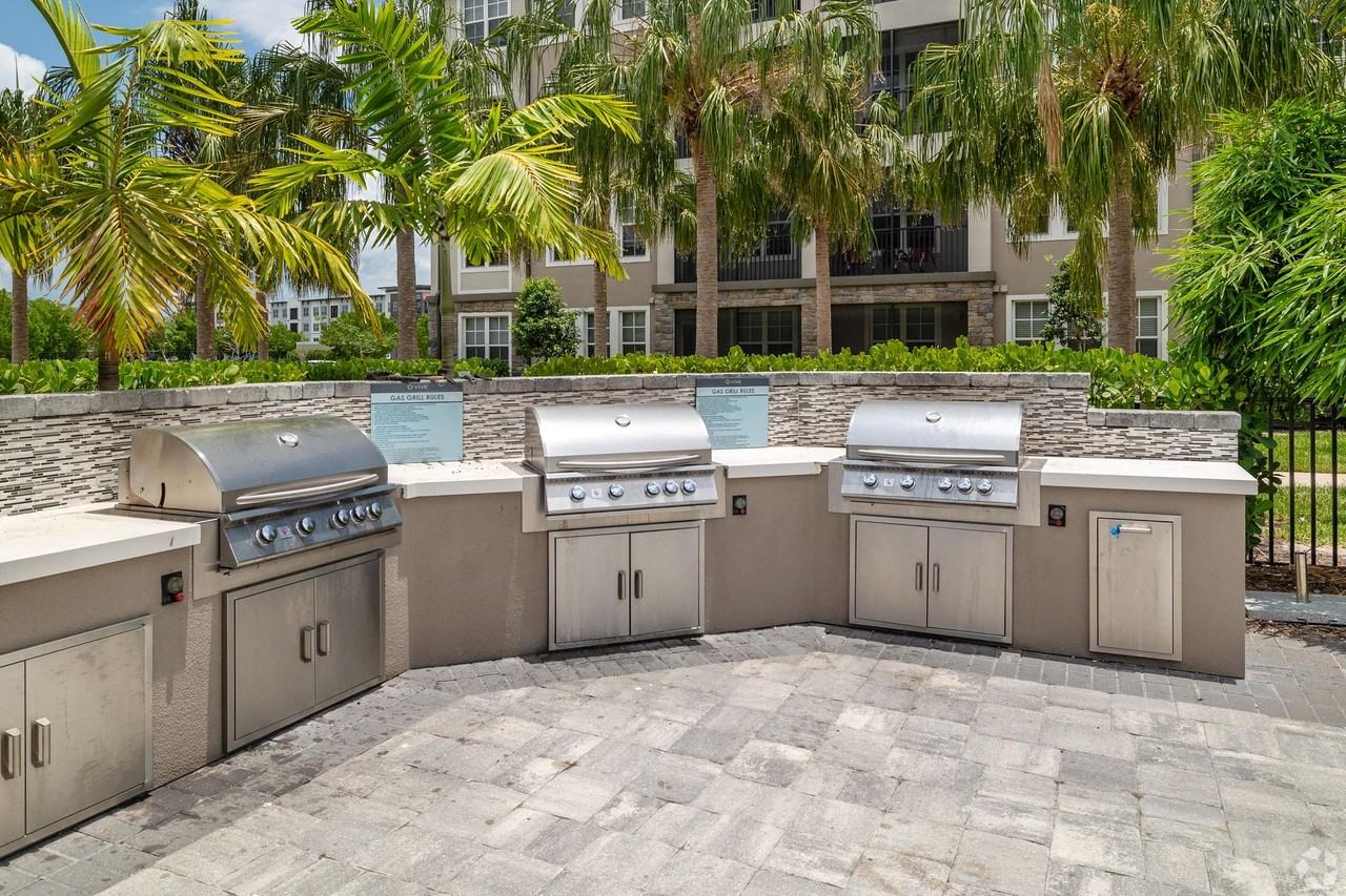 VIVE Apartments - Fort Myers, FL - Photo 7 of 28