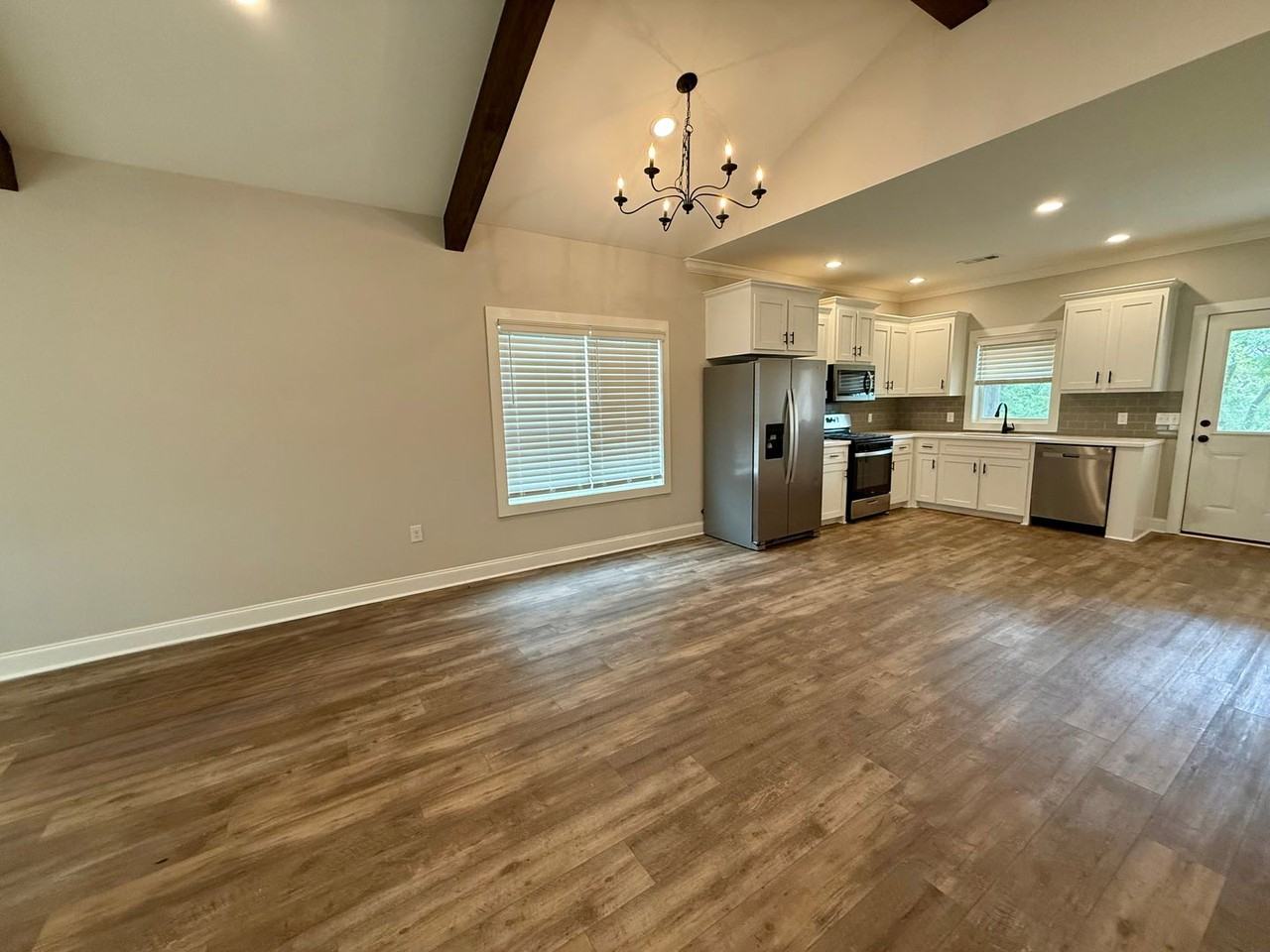 330 Orion St - Photo 3 of 13