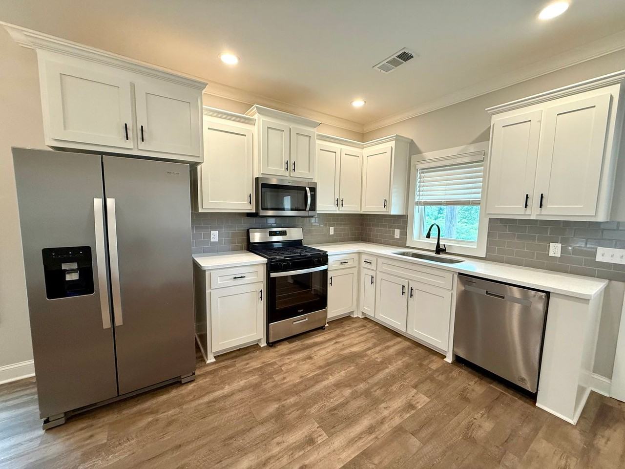 330 Orion St - Photo 4 of 13