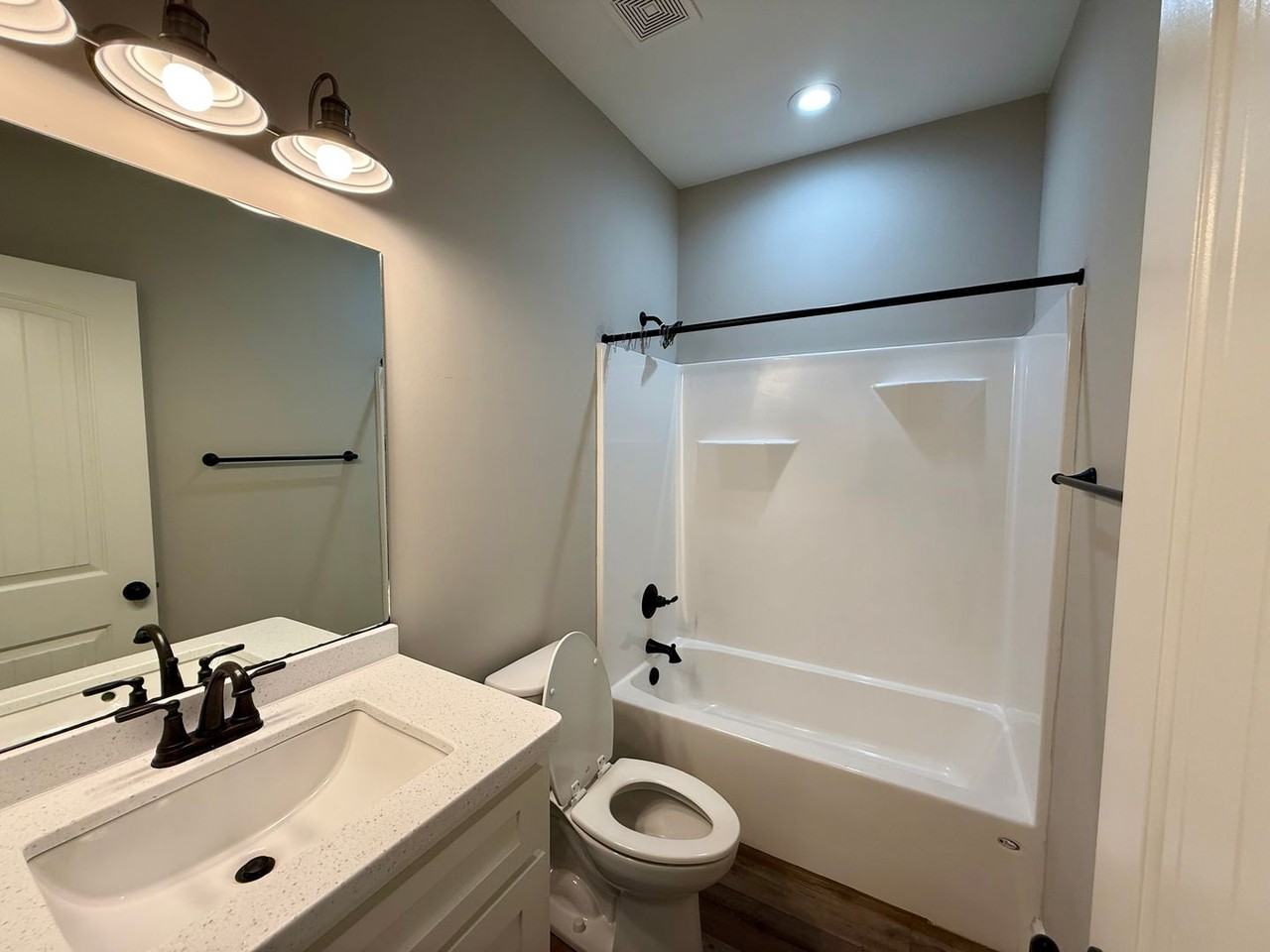 330 Orion St - Photo 7 of 13