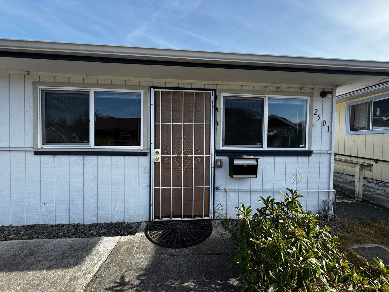 2501 Munson St - Photo 2 of 14