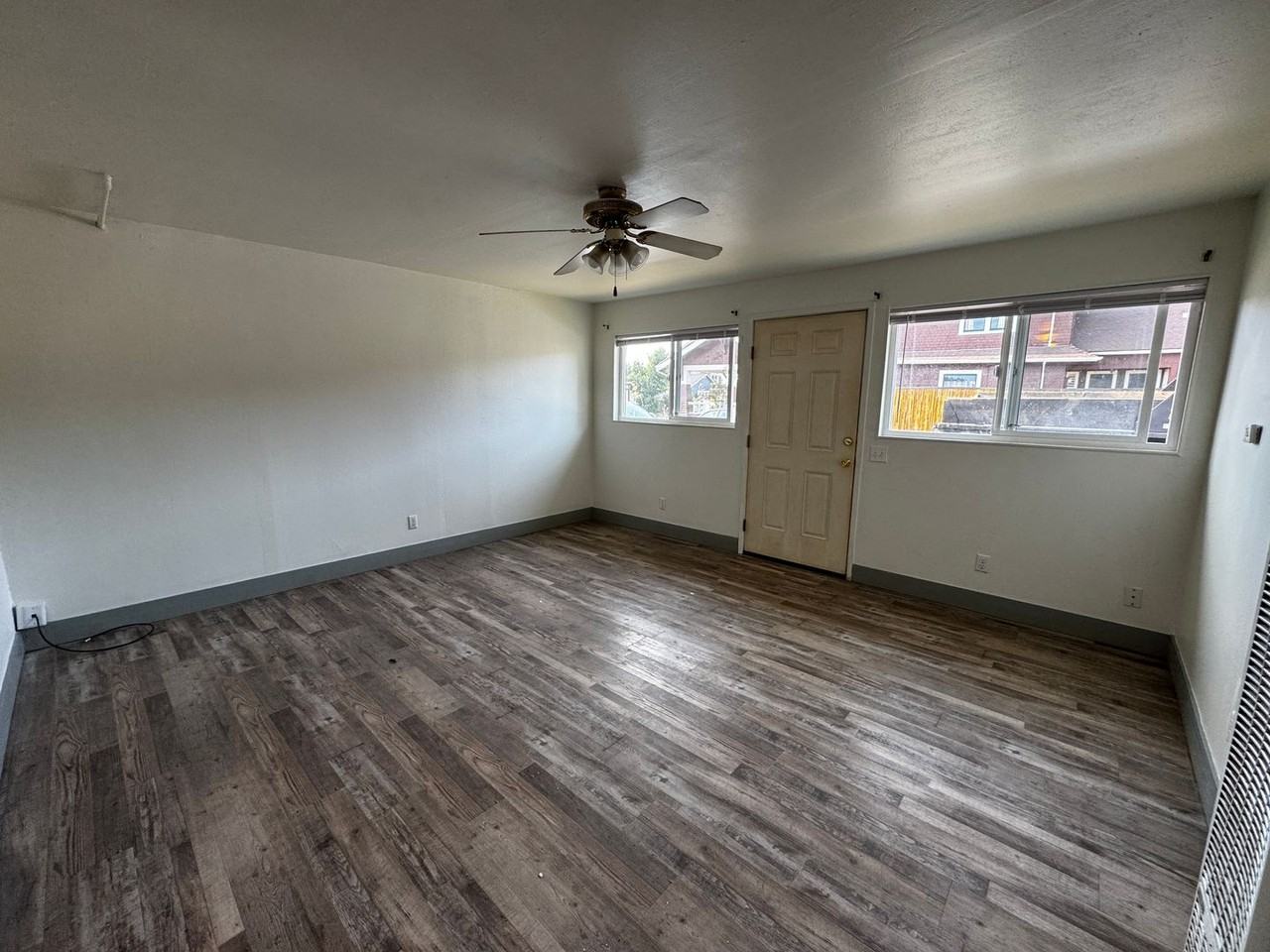 2501 Munson St - Photo 4 of 14