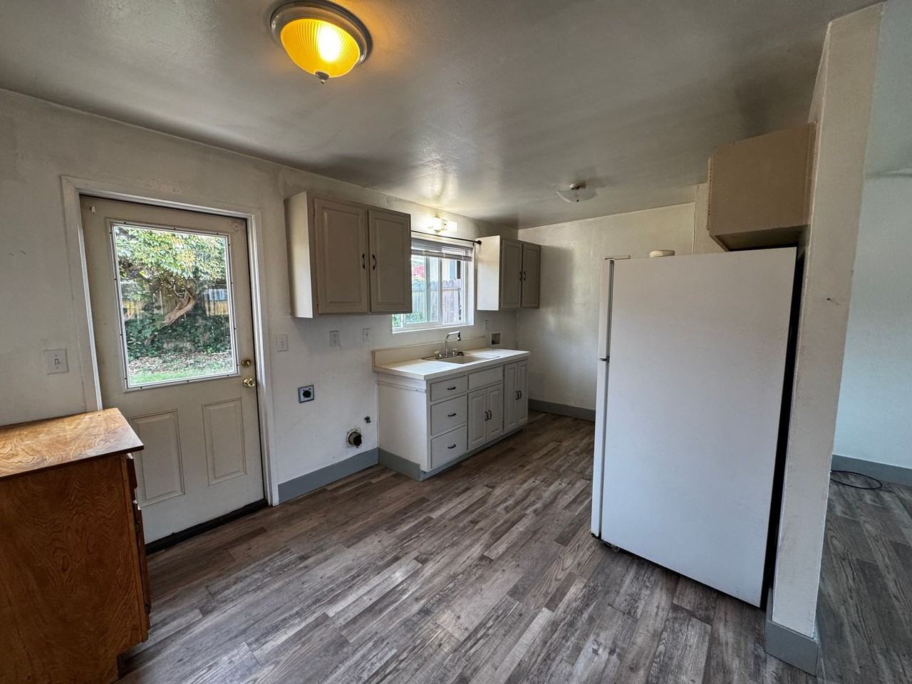 2501 Munson St - Photo 5 of 14