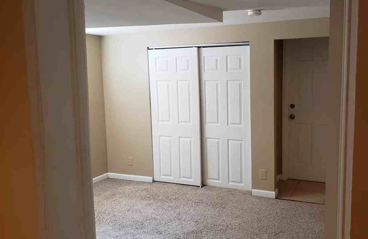 1148 Milwaukee St - Photo 5 of 11