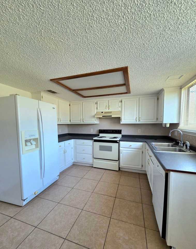 1822 Cedarview Dr - Photo 6 of 19