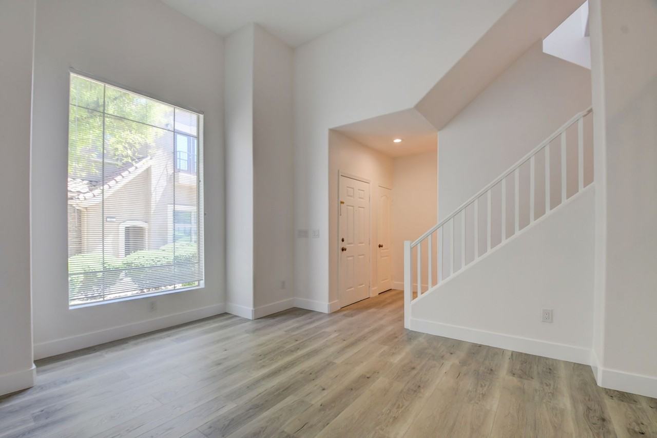 328 Mali Heights Ct - Photo 3 of 44