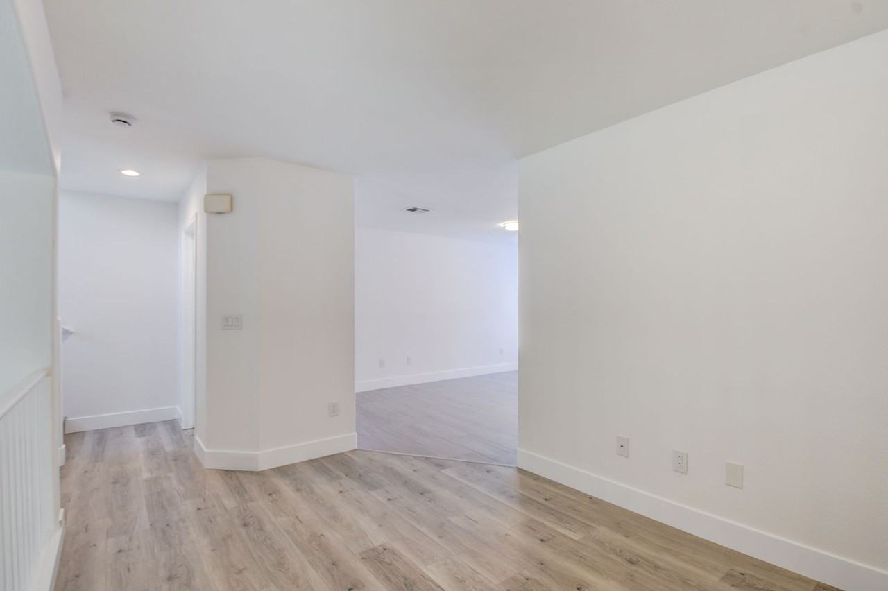 328 Mali Heights Ct - Photo 6 of 44