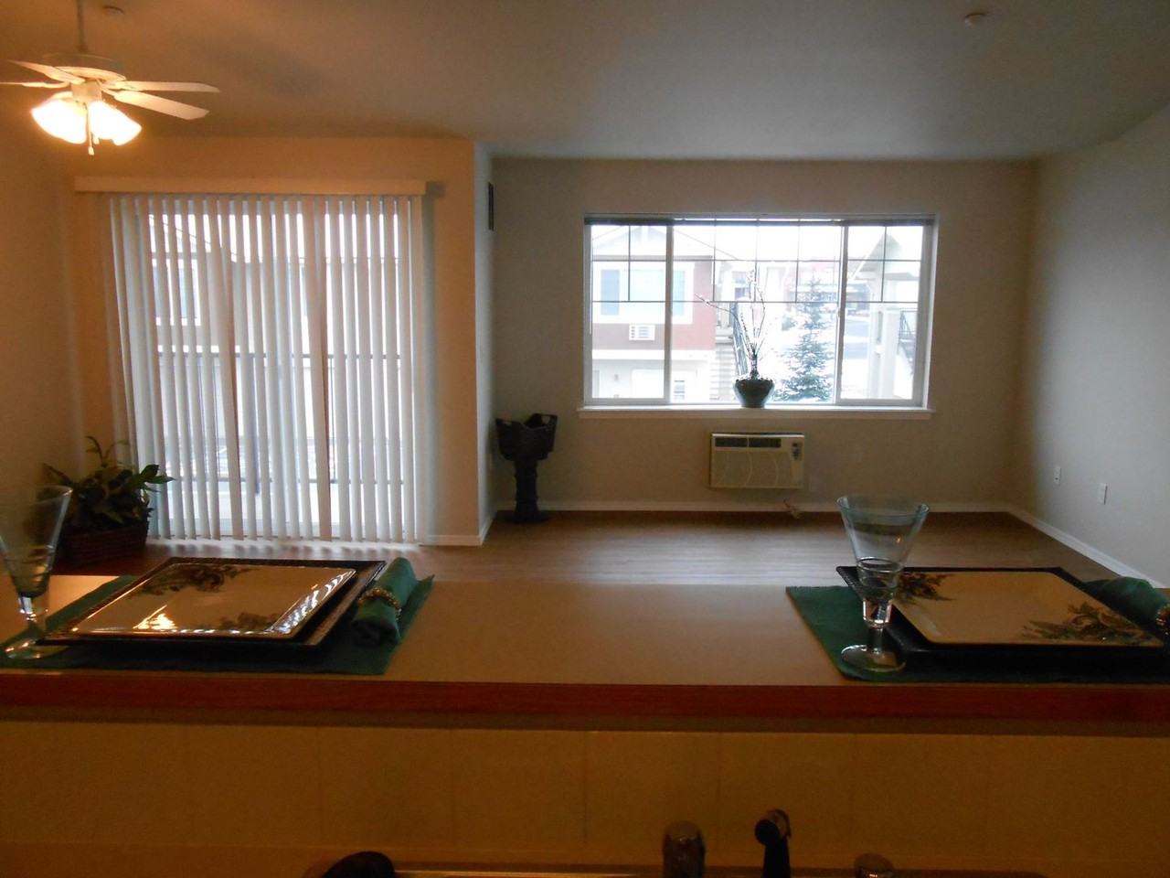 Selkirk Lodge Apartments - Photo 2 of 39