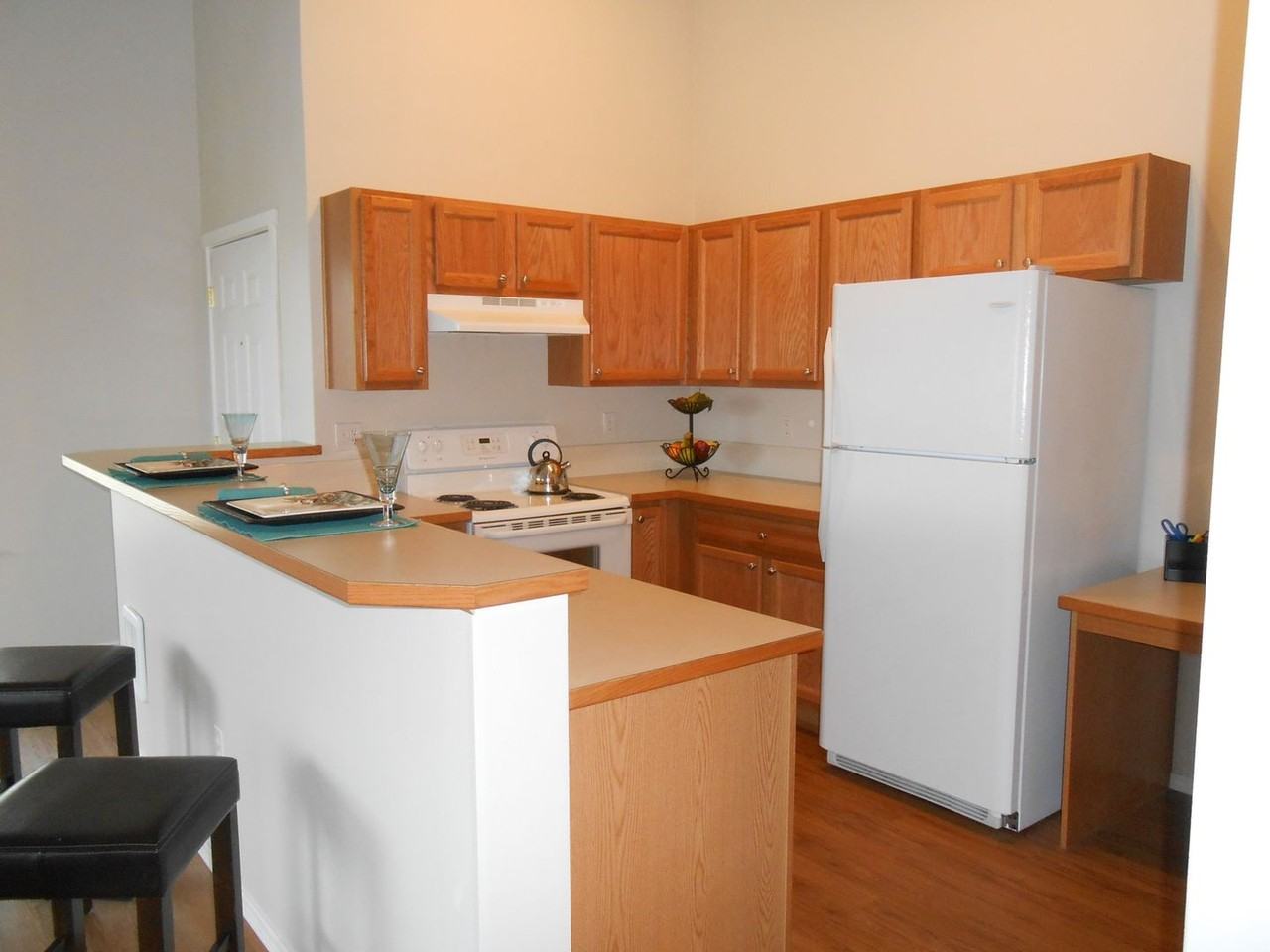 Selkirk Lodge Apartments - Photo 3 of 39
