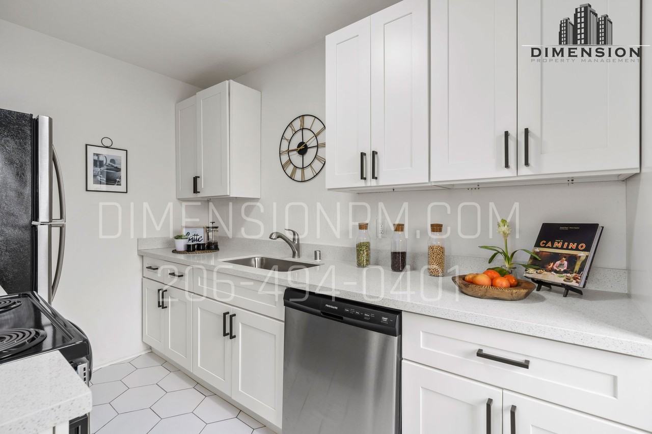 2331 Rockefeller Ave - Photo 3 of 10