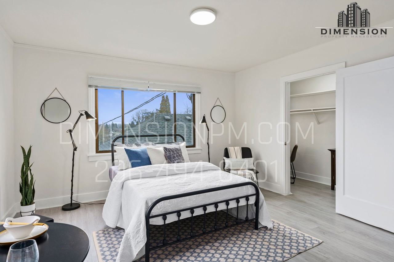 2331 Rockefeller Ave - Photo 7 of 10