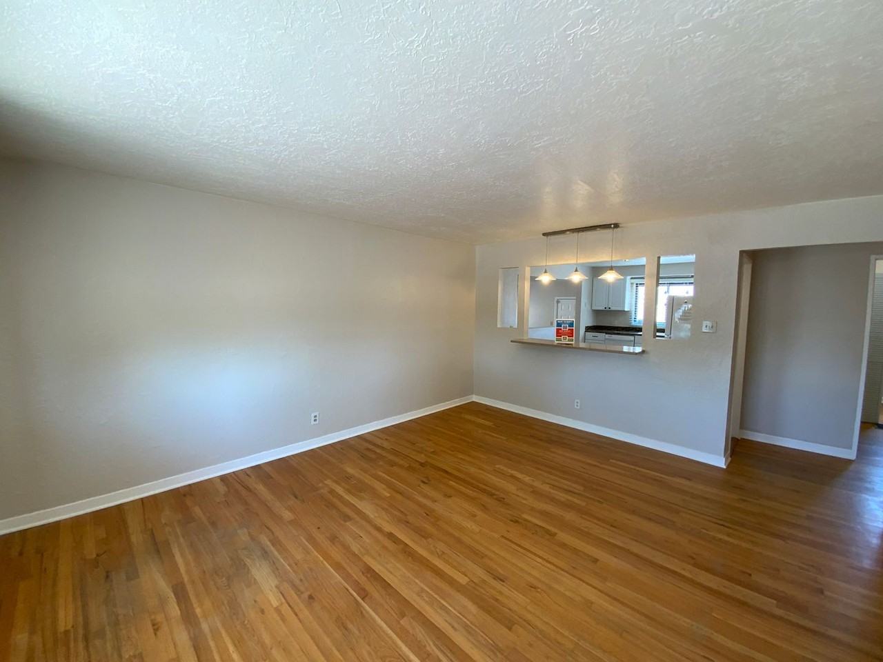 920 Indiana St Se - Photo 5 of 29