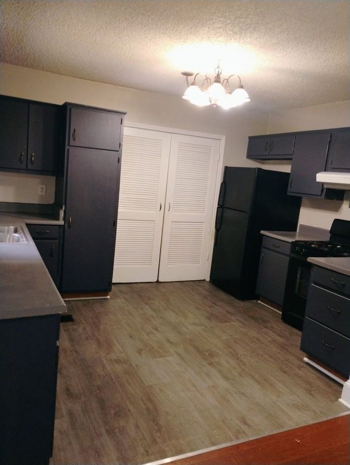 1067 Constitution Rd Se - Photo 2 of 5